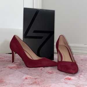 Naturalized 27 Edit Alanna Suede Pumps (Garnet)